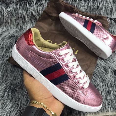 tenis gucci rosas con brillo|More.